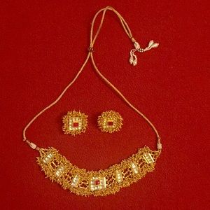 Kundan and gold beads choker
